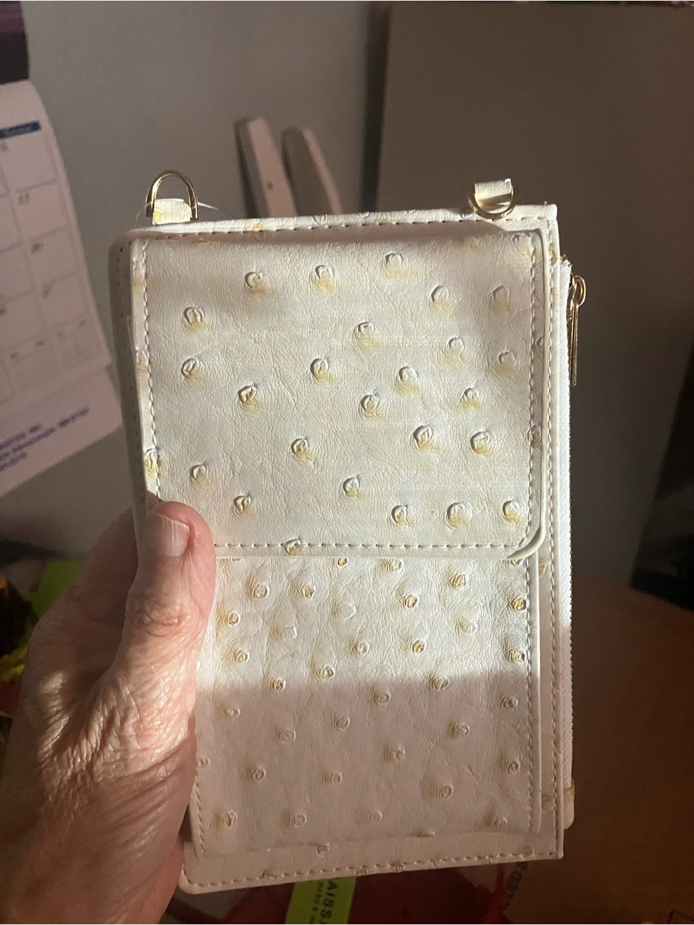 White Textured Crossbody Wallet - Sleek Women's Bag